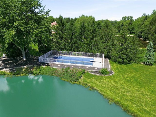 6185 E 107th Place, Crown Point, IN 46307