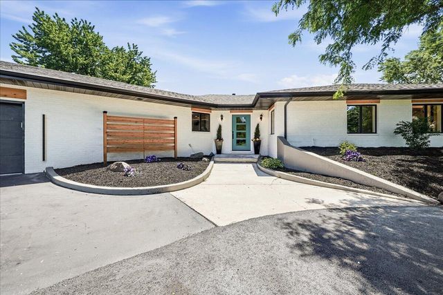 6185 E 107th Place, Crown Point, IN 46307
