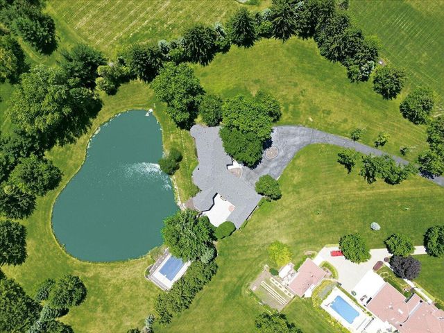 6185 E 107th Place, Crown Point, IN 46307