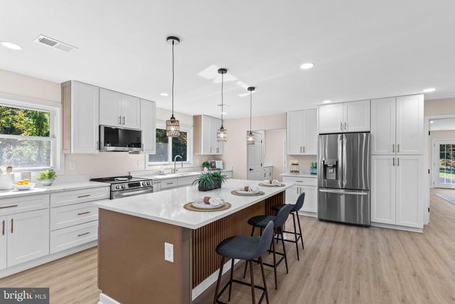 719 MANNING RD E, Accokeek, MD 20607