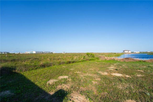150 Villa Pamplona Dr, Port Aransas, TX 78373