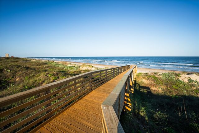 150 Villa Pamplona Dr, Port Aransas, TX 78373