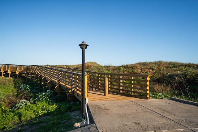 150 Villa Pamplona Dr, Port Aransas, TX 78373