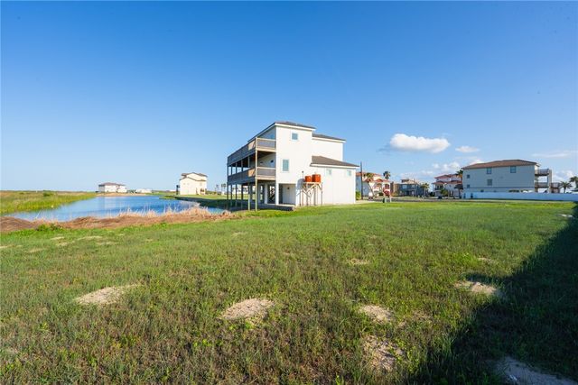 150 Villa Pamplona Dr, Port Aransas, TX 78373