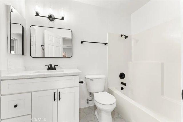 1382 Via Santiago, Corona, CA 92882