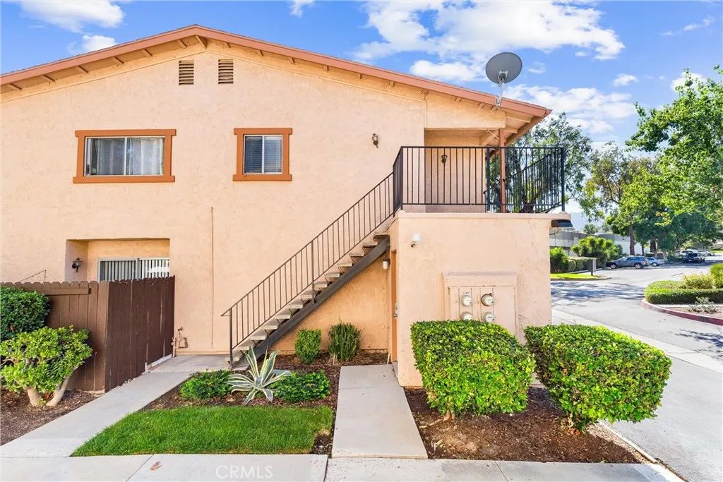 1382 Via Santiago, Corona, CA 92882