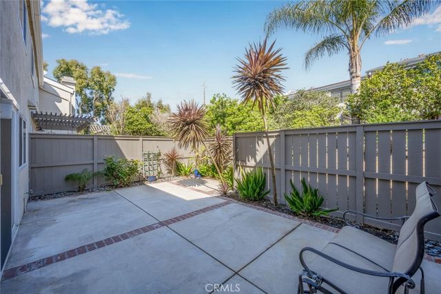 7021 Seal Circle, Huntington Beach, CA 92648