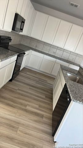 209 DREW CIRCLE, Seguin, TX 78155