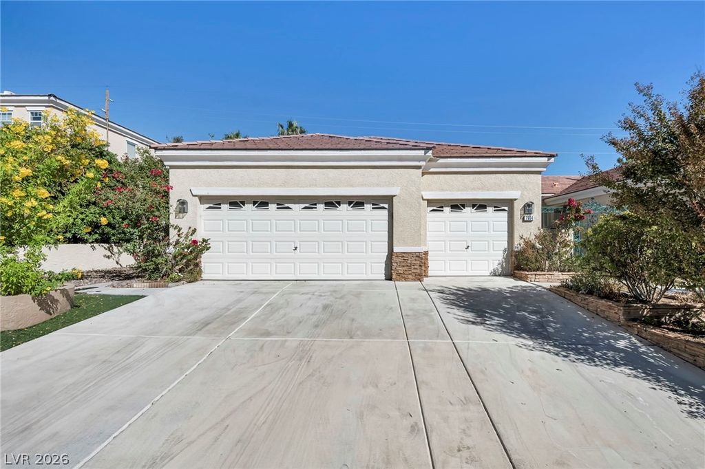 7904 Roxburgh Castle Avenue, Las Vegas, NV 89117 — photo 2