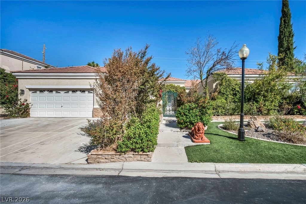 7904 Roxburgh Castle Avenue, Las Vegas, NV 89117 — photo 3