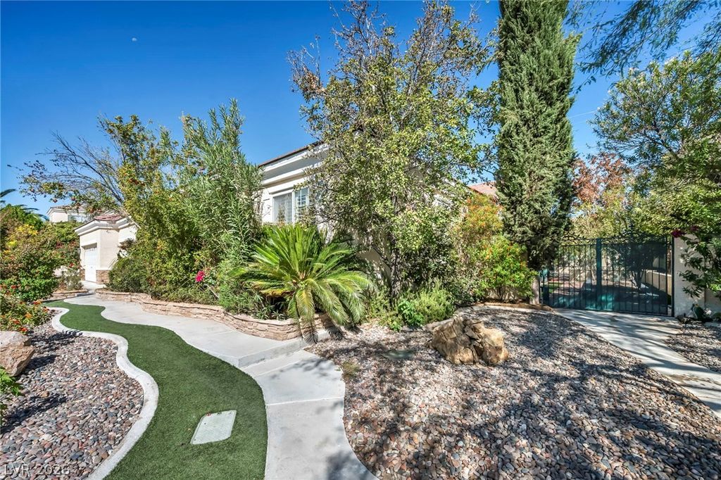 7904 Roxburgh Castle Avenue, Las Vegas, NV 89117 — photo 5