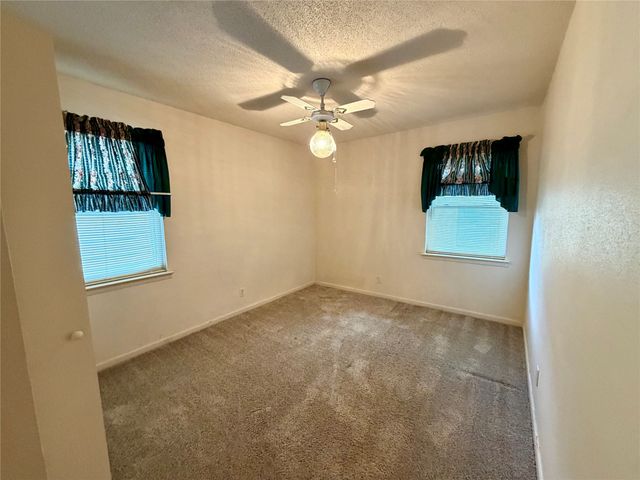 2030 Sycamore Street, Paris, TX 75460