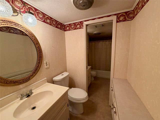2030 Sycamore Street, Paris, TX 75460