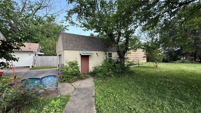 2030 Sycamore Street, Paris, TX 75460