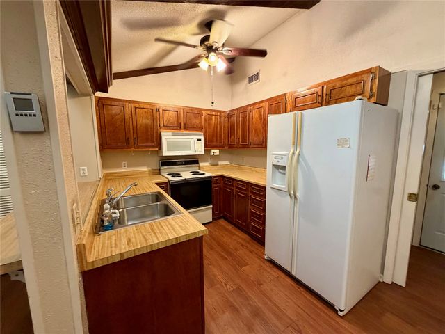 2030 Sycamore Street, Paris, TX 75460