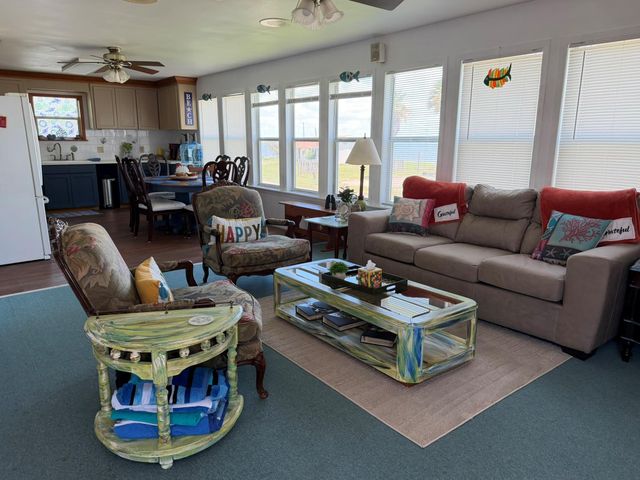 268 S Ocean Drive, Port Lavaca, TX 77979