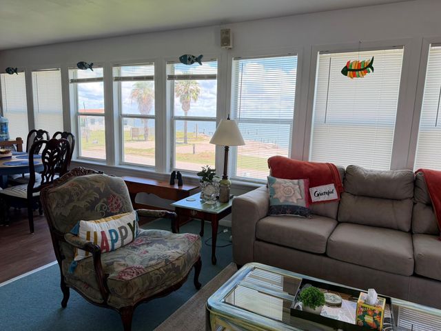 268 S Ocean Drive, Port Lavaca, TX 77979