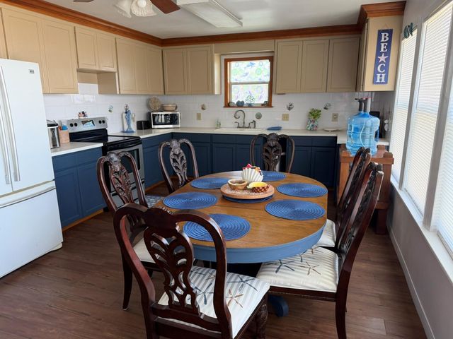 268 S Ocean Drive, Port Lavaca, TX 77979