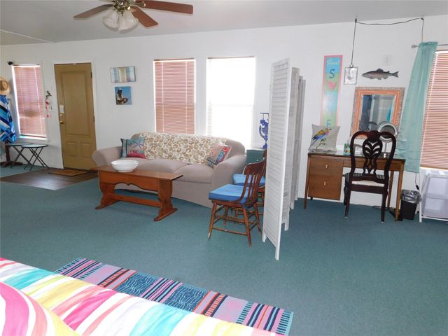 268 S Ocean Drive, Port Lavaca, TX 77979