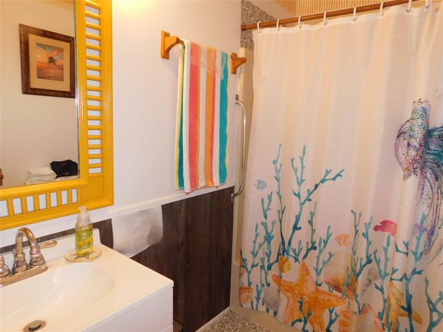 268 S Ocean Drive, Port Lavaca, TX 77979