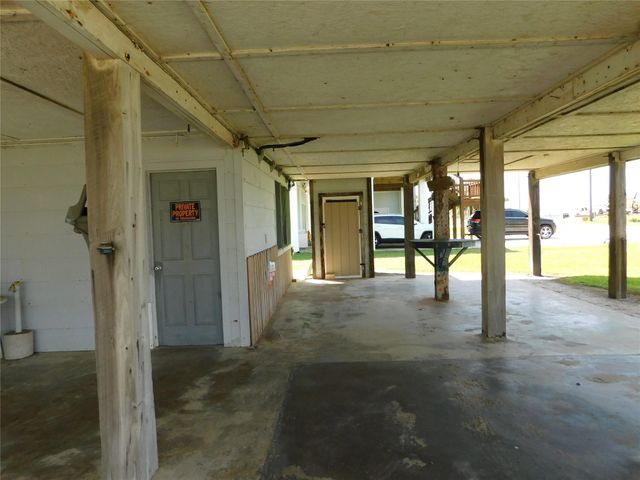 268 S Ocean Drive, Port Lavaca, TX 77979