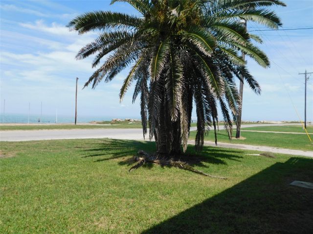 268 S Ocean Drive, Port Lavaca, TX 77979