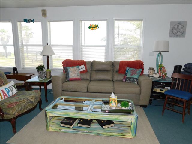 268 S Ocean Drive, Port Lavaca, TX 77979