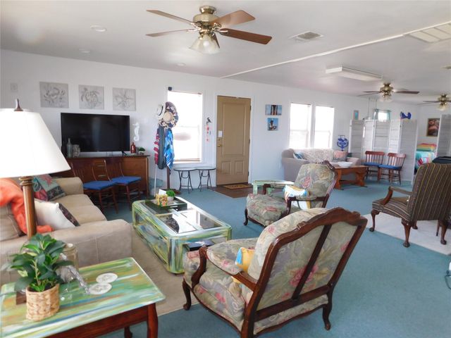 268 S Ocean Drive, Port Lavaca, TX 77979