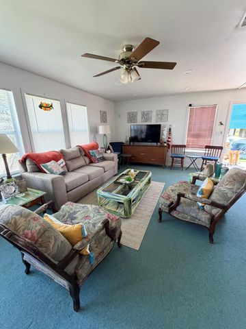 268 S Ocean Drive, Port Lavaca, TX 77979