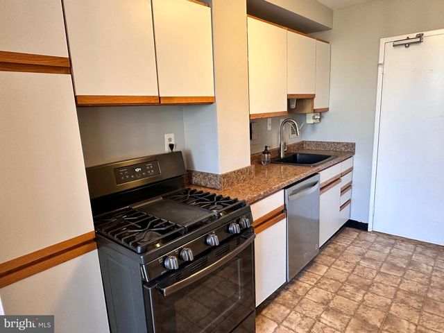 6641 WAKEFIELD DR #616, Alexandria, VA 22307