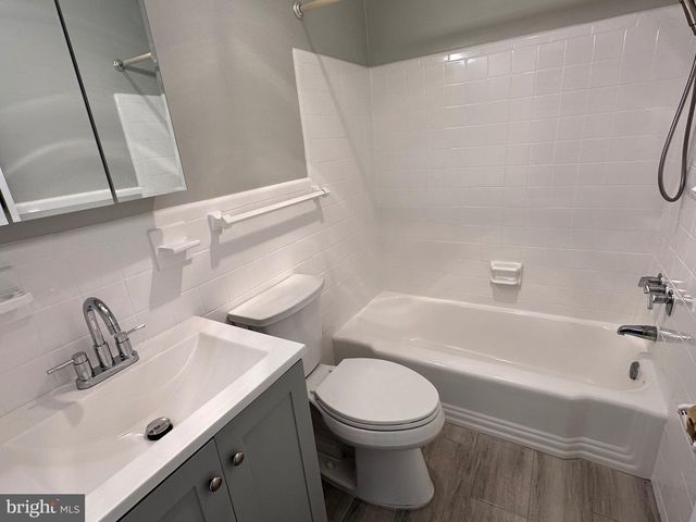 6641 WAKEFIELD DR #616, Alexandria, VA 22307