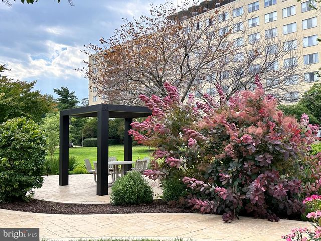 6641 WAKEFIELD DR #616, Alexandria, VA 22307