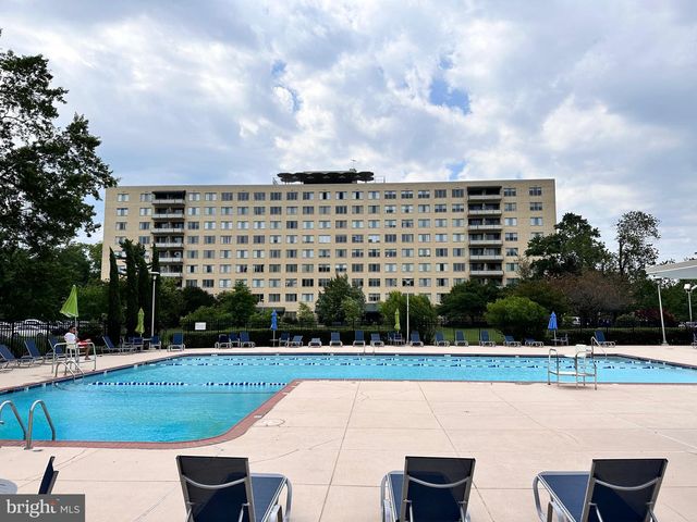 6641 WAKEFIELD DR #616, Alexandria, VA 22307