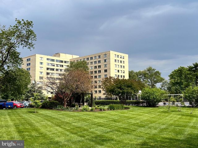 6641 WAKEFIELD DR #616, Alexandria, VA 22307