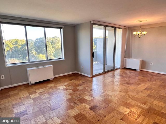 6641 WAKEFIELD DR #616, Alexandria, VA 22307