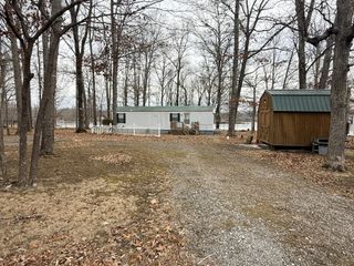 562 Lakeshore Dr, Beechgrove, TN 37018
