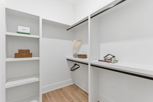 1525 Graybar Ln, Nashville, TN 37215