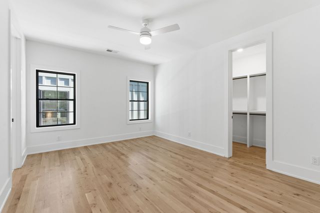 1525 Graybar Ln, Nashville, TN 37215