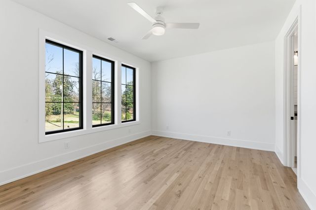 1525 Graybar Ln, Nashville, TN 37215