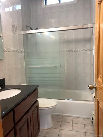 29 Martin Place, Syosset, NY 11791