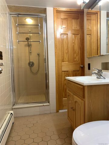 29 Martin Place, Syosset, NY 11791