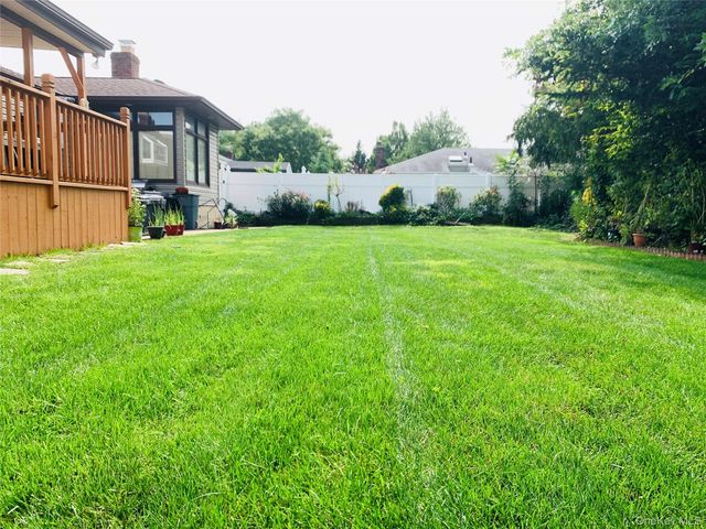 29 Martin Place, Syosset, NY 11791