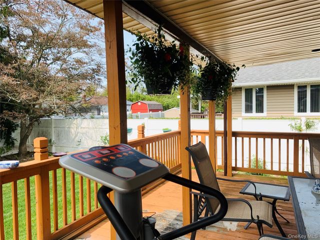 29 Martin Place, Syosset, NY 11791