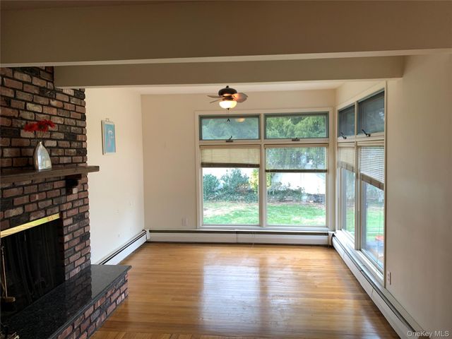 29 Martin Place, Syosset, NY 11791