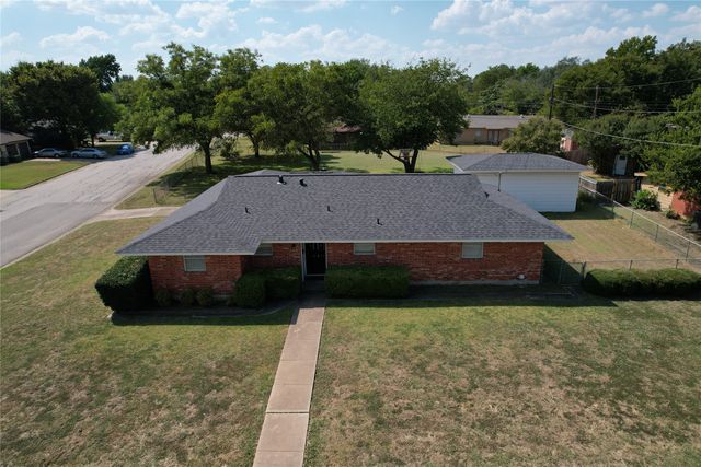 240 Smith Street, Burleson, TX 76028