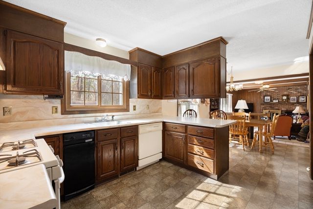 26 Kimberly Dr, South Hadley, MA 01075