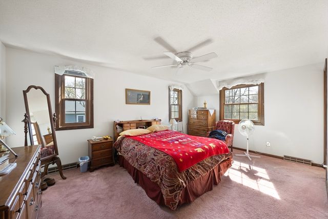 26 Kimberly Dr, South Hadley, MA 01075