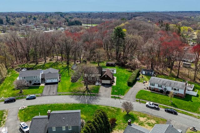 26 Kimberly Dr, South Hadley, MA 01075