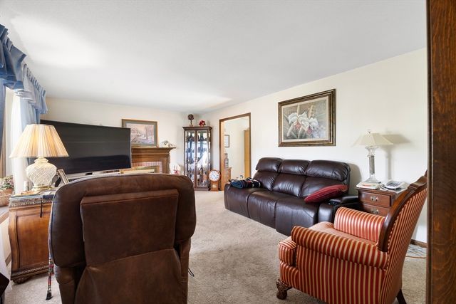 26 Kimberly Dr, South Hadley, MA 01075