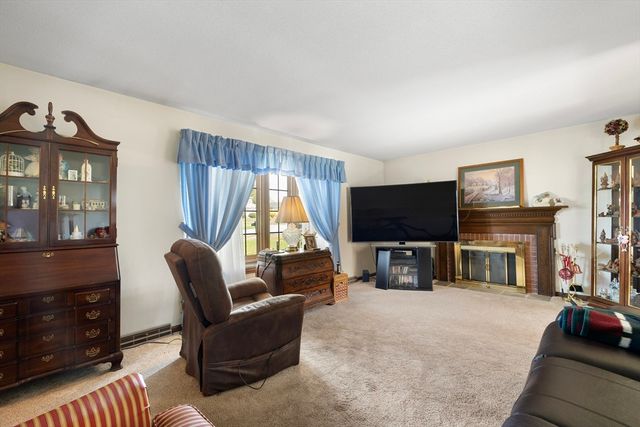 26 Kimberly Dr, South Hadley, MA 01075